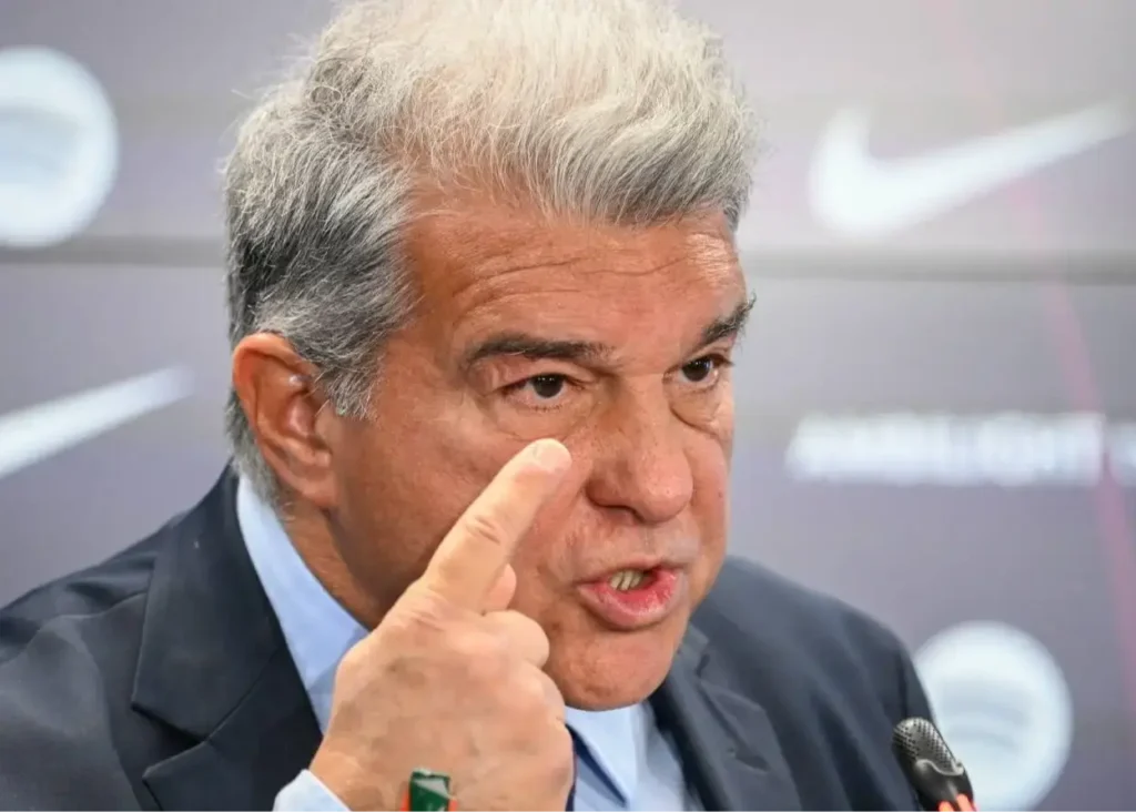 لاپورتا علیه شهردار بارسلونا/ نوکمپ آماده میزبانی فینال جام جهانی نیست!