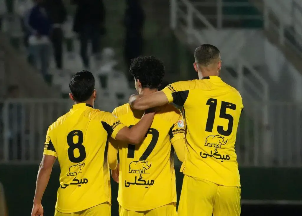 پاسخ فوری شیرازی‌ها به پست جنجالی شمس‌آذر