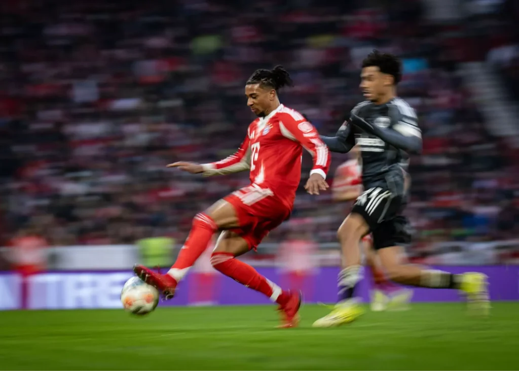 سریال اشتباهات خنده‌دار دفاعی بایرن/ بایرن 3-2 فرانکفورت | فاجعه نزدیک بود