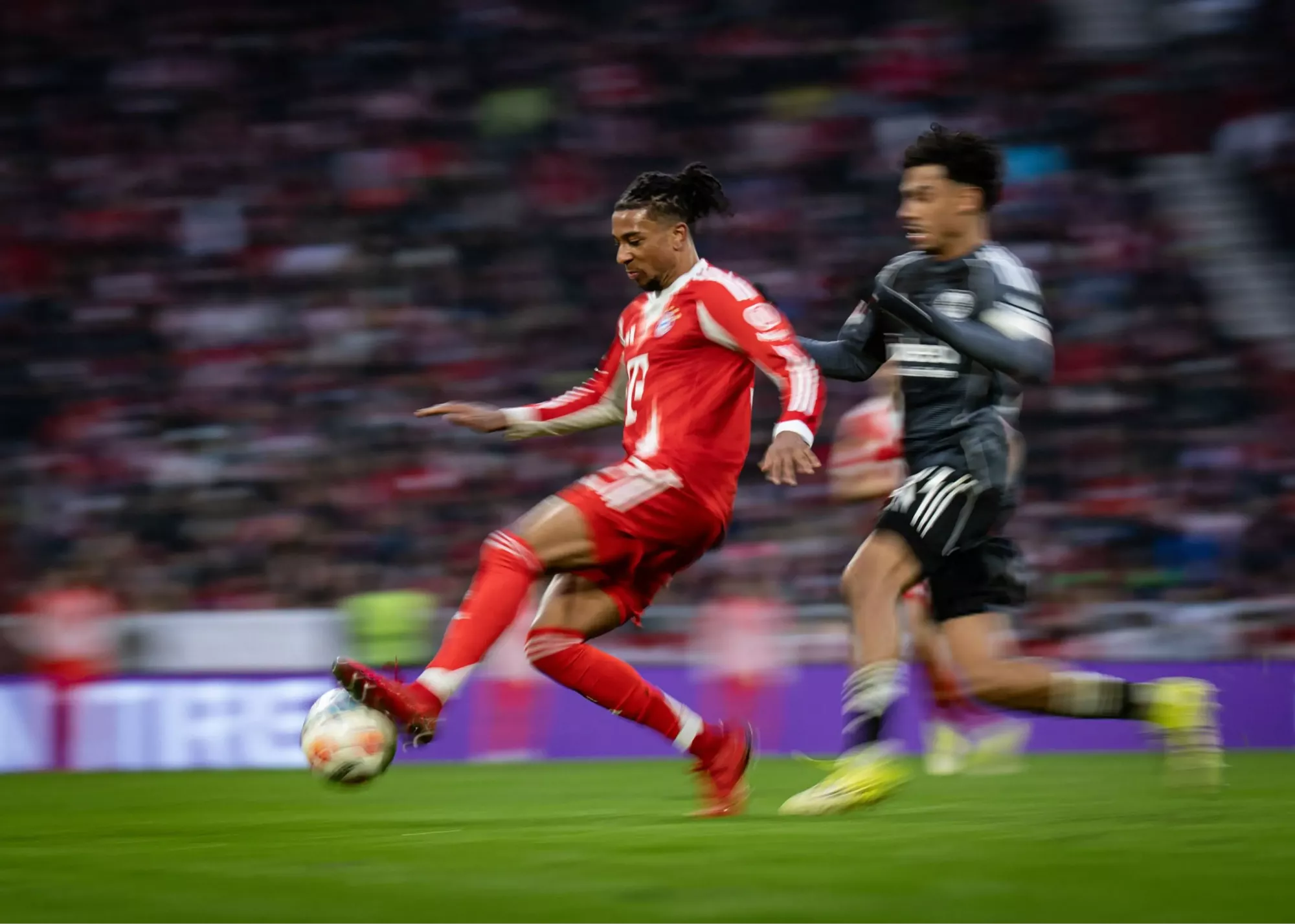 سریال اشتباهات خندهدار دفاعی بایرن/ بایرن 3-2 فرانکفورت | فاجعه نزدیک بود