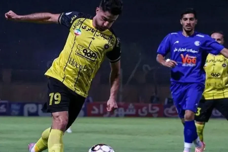روز شلوغ‌ VAR با دو پنالتی و تغییر کارت:/ سپاهان سه – اس خوزستان یک: همچنان در کورس با کاوه!