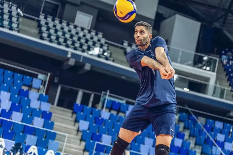 میلاد عبادی‌پور هدیه ارزشمند اسفندیار را پس فرستاد