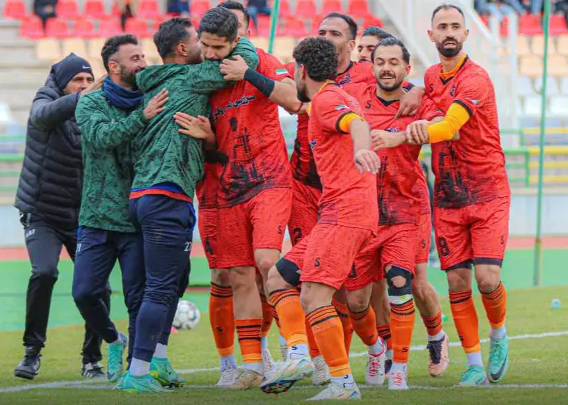 توقف بدموقع زنبورها / لیگ یک: شهربابک در نزدیکترین فاصله با لیگ برتر