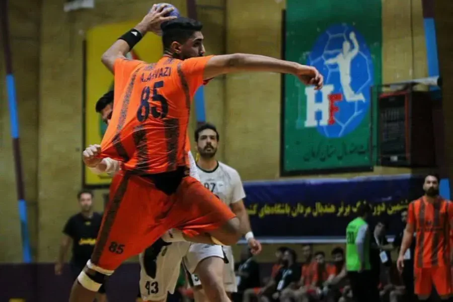 استقلال فردا صدرنشینی را پس می گیرد؟/ صعود مس به صدر، برد سپاهان در دربی