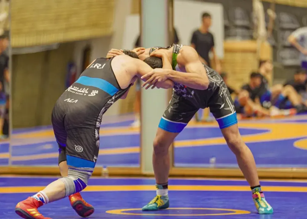 زارع، قاسمپور، آذرپیرا و یزدانی در کنار جوان ها؛/ ستاره های کشتی آزاد ایران در راه بیشکک