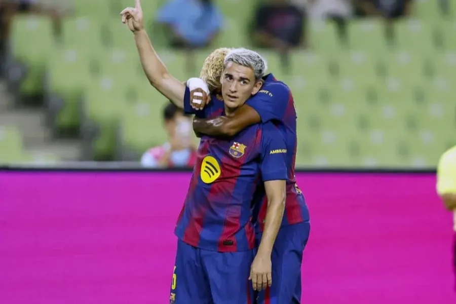 ‏همه نگاه‌ها به پسر دوشت‌داشتنی بارسا/ سر و صدای بازگشت گاوی: هواپیمای آمریکا رزرو است