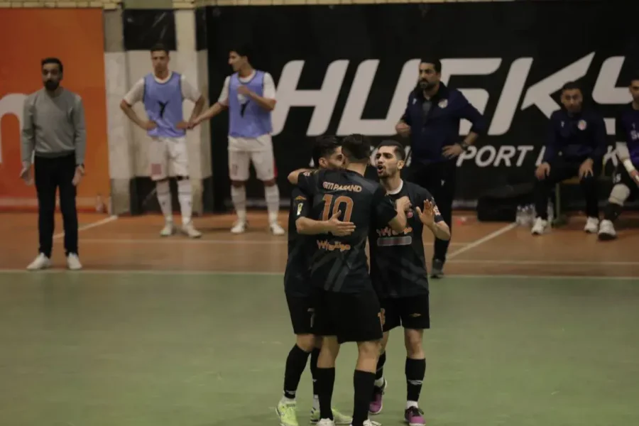 غول‌کش، ناکام در توقف صدرنشین؛/ نتایج هفته ۲۴ لیگ برتر: گذر صدرنشین از پیچ مرگ