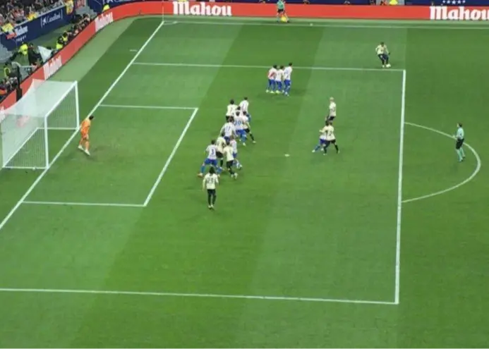 تصمیم بحث‌برانگیز وی‌ای‌آر: چرا گل بارسا مردود شد؟