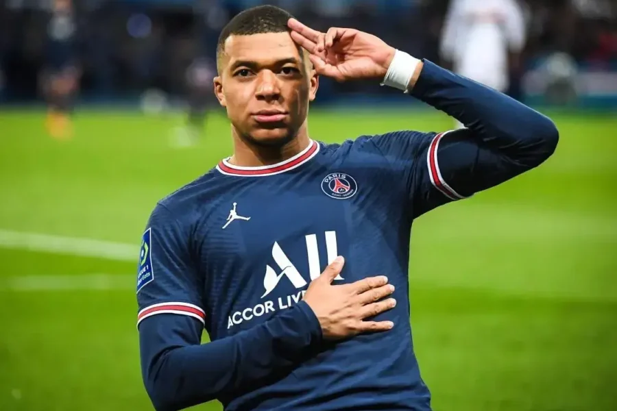 از یک یورو هم نمی‌گذرد/ شکایت امباپه پلیسی شد!