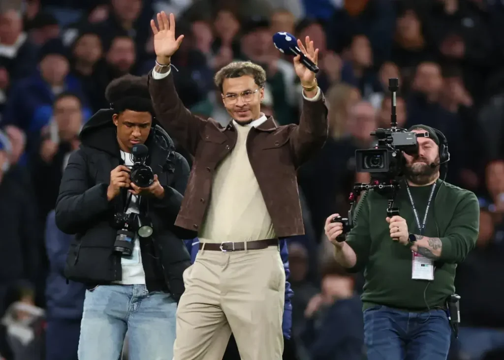 استقبال احساسی هواداران تاتنهام از دله آلی (عکس)