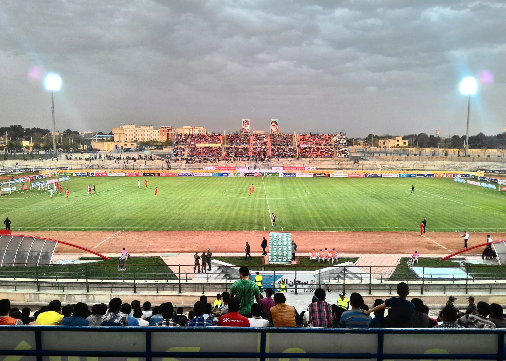 استقلال- شمس‌آذر زمان بهره‌برداری را عقب انداخت/ عملیات ترمیم چمن شهرقدس: روز از نو!