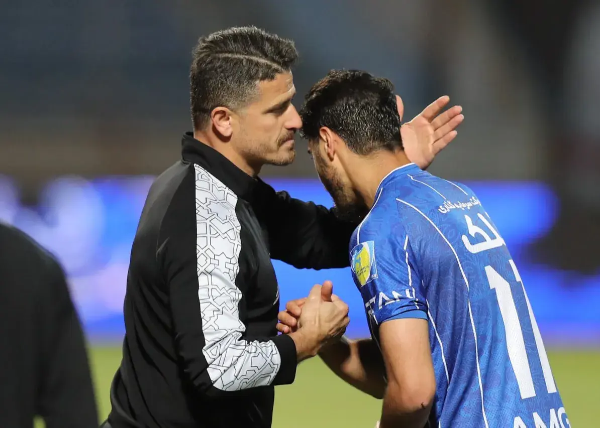 اعتراض به نادیده گرفتن سرمربی آبی‎ها در پخش تلویزیونی/ باشگاه استقلال به صدا و سیما: وریا حذف شدنی نیست!