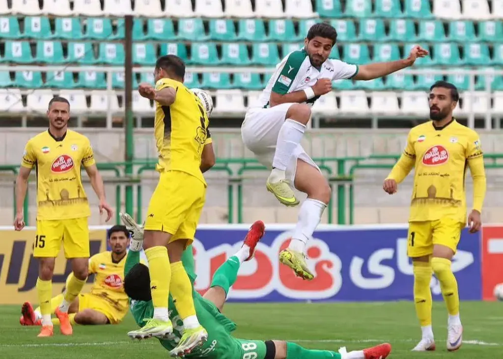 اعتراض سریع فجر به حضور رحمان در زمین؛/ اولین شکایت از ذوب: بازی را 3 هیچ کنید