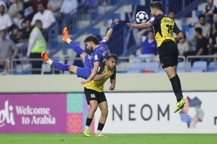 اعضای الحسین عصر یکشنبه به اردو رفتند/ حریف استقلال، 72 ساعت در قرنطینه!