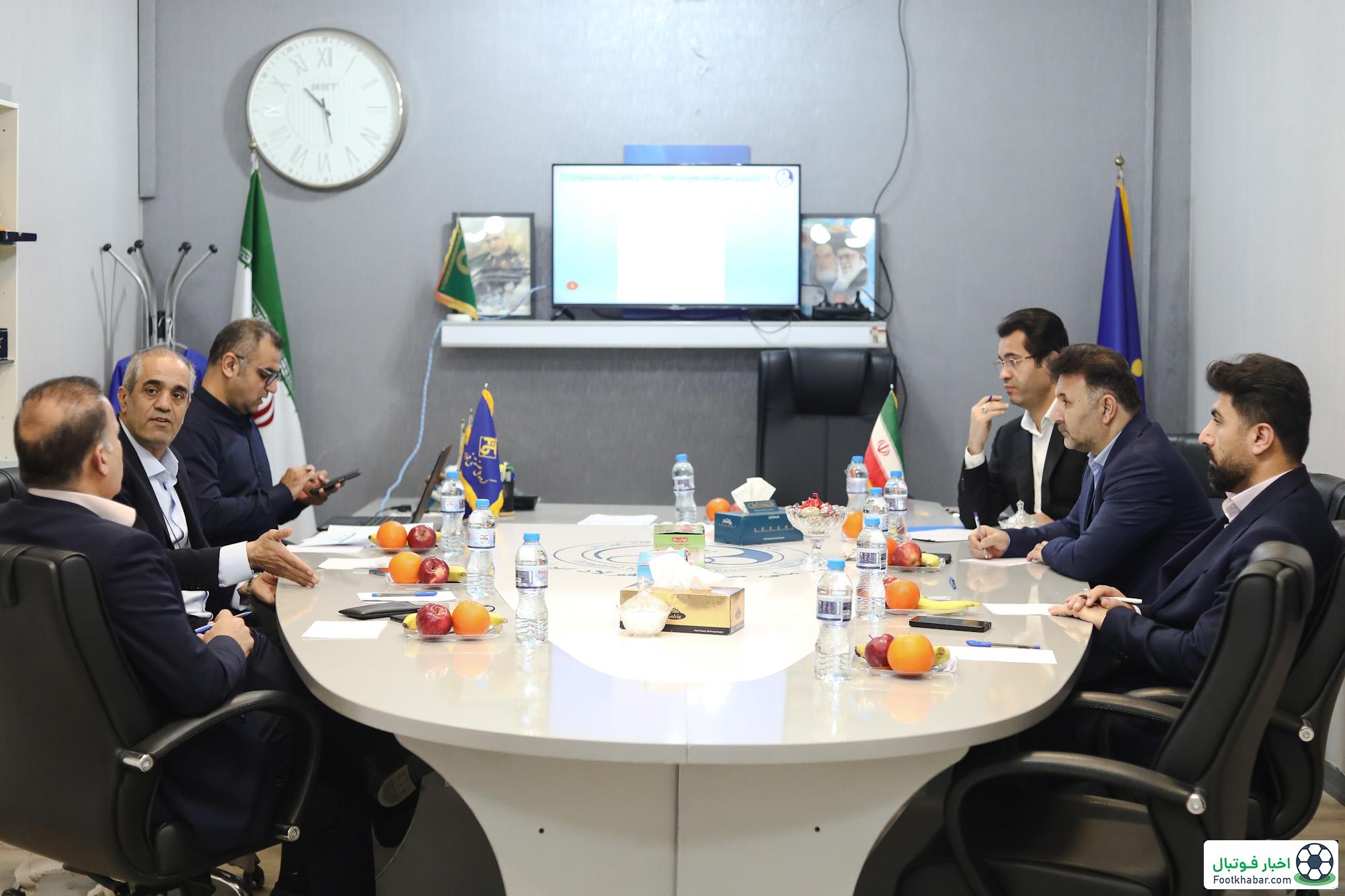 جلسه مدیران استقلال خوزستان با تاجرنیا (عکس)