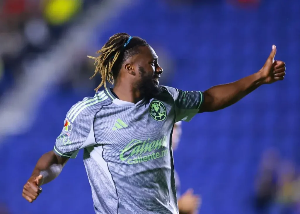 خشم کنترل نشدنی آلن سنت ماکسیمین از نژادپرستی/ جرات دارید به من حمله کنید نه بچه‌هایم!