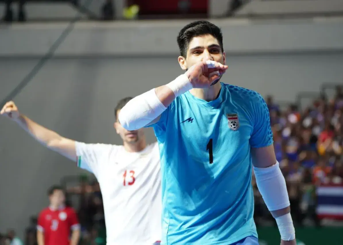 دروازه‌بان فوتسال: جام را به ایران آوردیم / 16 هزار نفر کم بود مدیرانشان هم تشویق می‌کردند!