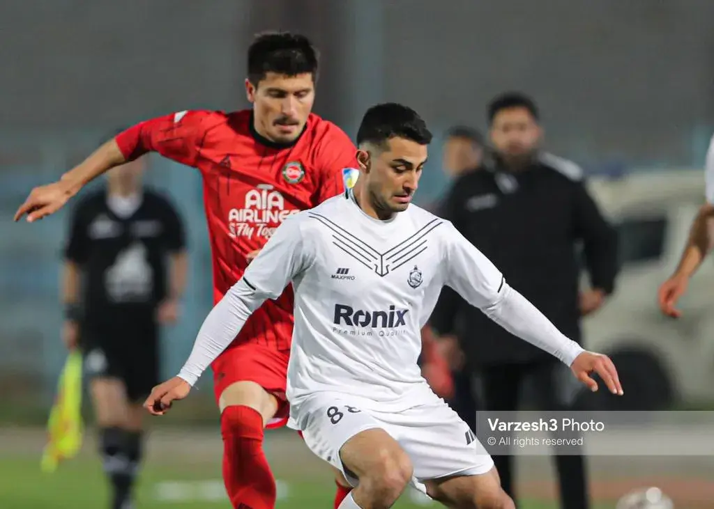 روز پراشتباه هافبک مطمئن تراکتور:/ خامروبکوف 60 ثانیه از جلد خودش در آمد!