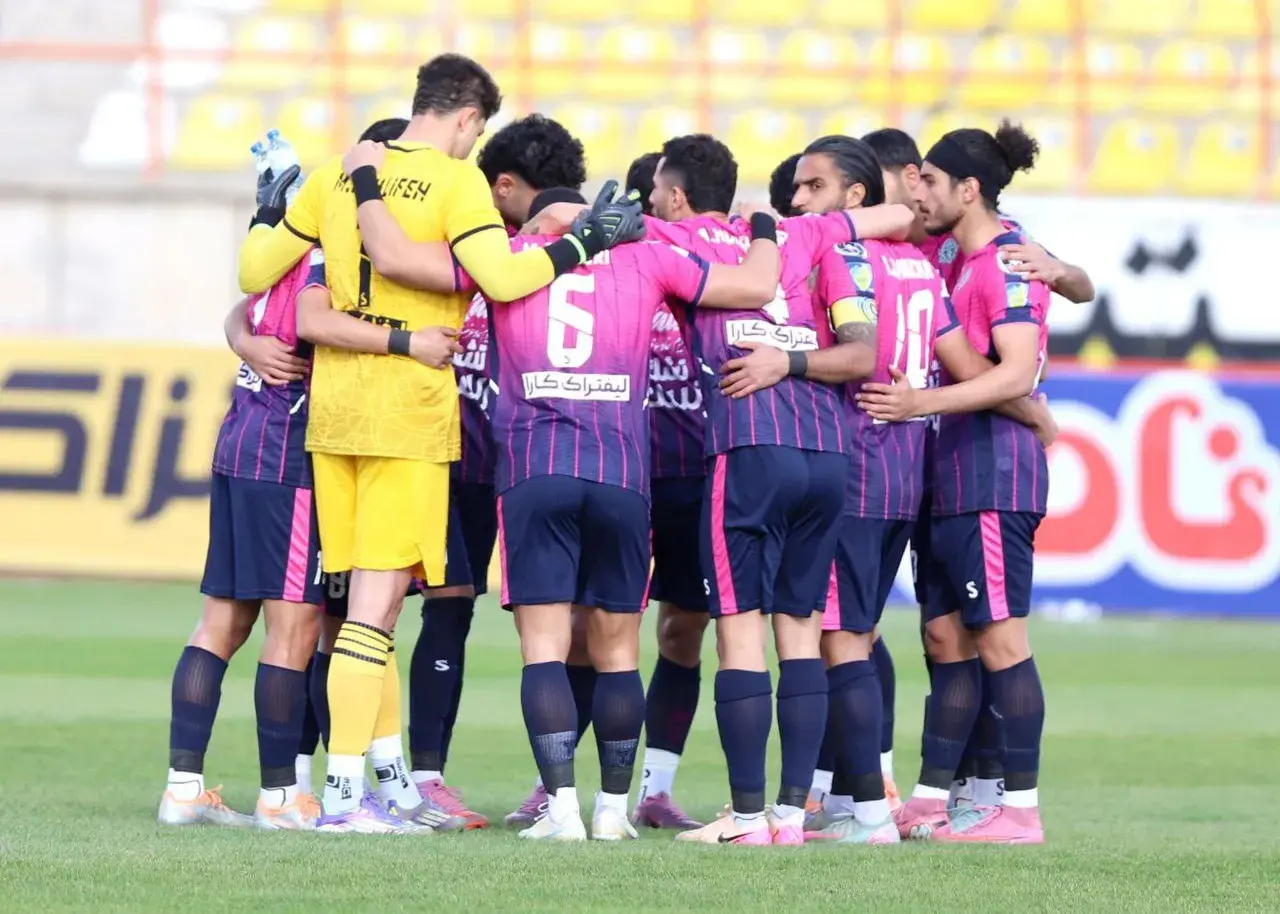 رونمایی از 11 بازیکن آلومینیوم مقابل پیکان