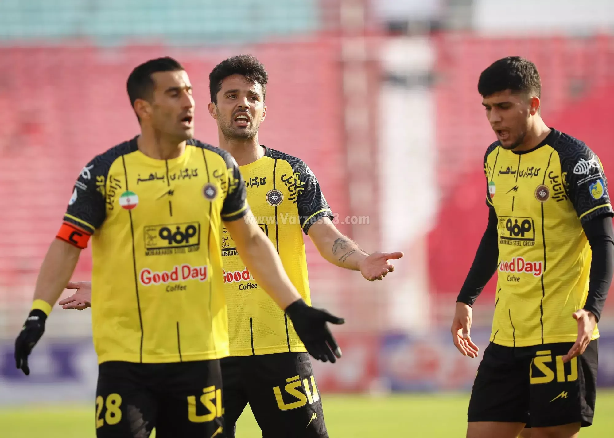 رویاپردازی سه‌گانه ممنوع:/ سپاهان در وضعیت مشابه پرسپولیس!