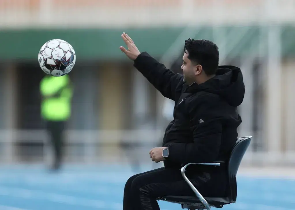 زمین را گرفته‌اید دروازه متحرک هم می‌برید؟/ عصبانیت اخباری از تصمیم ساپینتو در یزد