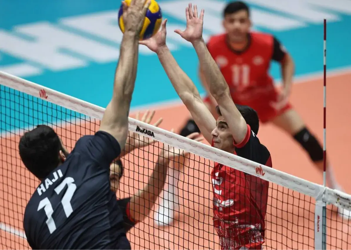 سه، هیچ: قهرمان ایران صدر را مصادره کرد!