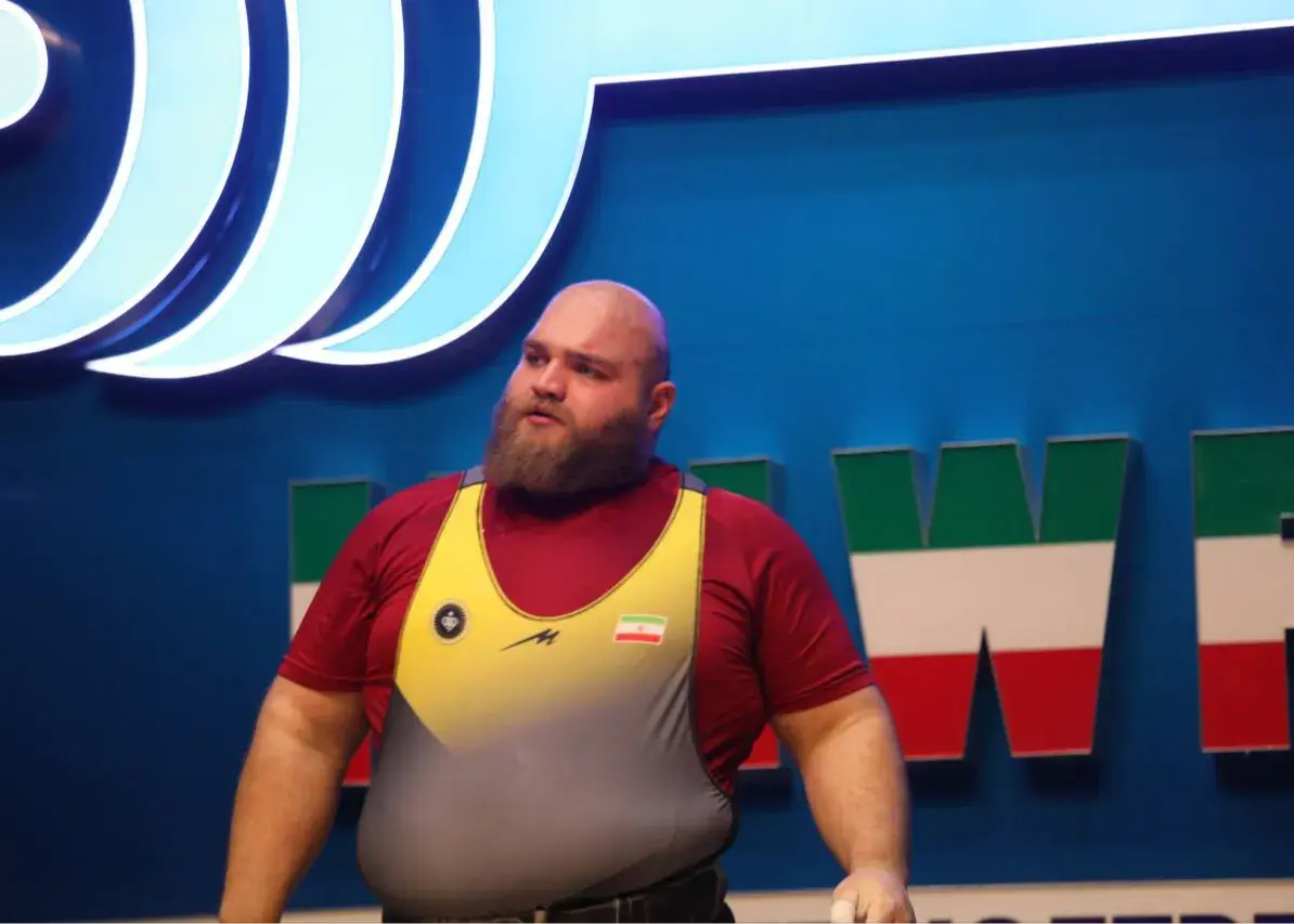 علیرضا یوسفی بعد از ۱.۵ سال وزنه زد/ بازگشت ستاره سنگین وزن با قهرمانی در لیگ