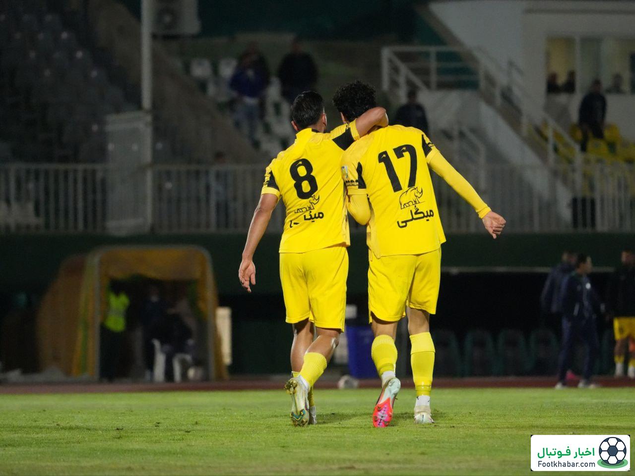 غیبت گلزنان فجر مقابل استقلال خوزستان