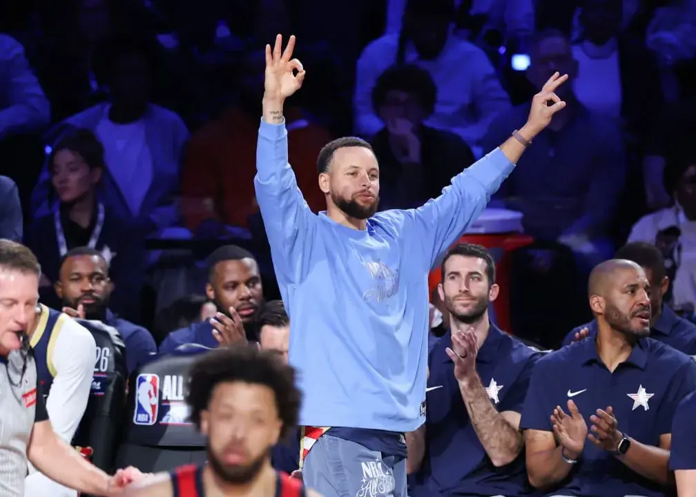 قطع نوار درخششِ پنج‌ساله اسطوره در NBA:/ حذف رسمی استفن کری از لیست بهترین‌های سال