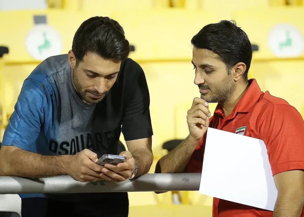 مشکل گلزنی را حل نکنیم به مشکل می‌خوریم:/ خانبان: ناخودآگاه عقب نشستیم، تاکتیکی نبود