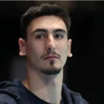 مهره کمر بهترین والیبالیست جهان شکست!