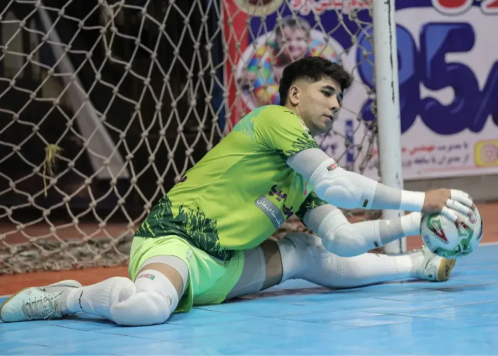 نمره قبولی سورپرایز کشاورز؛/ پشت پرده نیمکت نشینی گلر ملی‌پوش در ال‌کلاسیکو