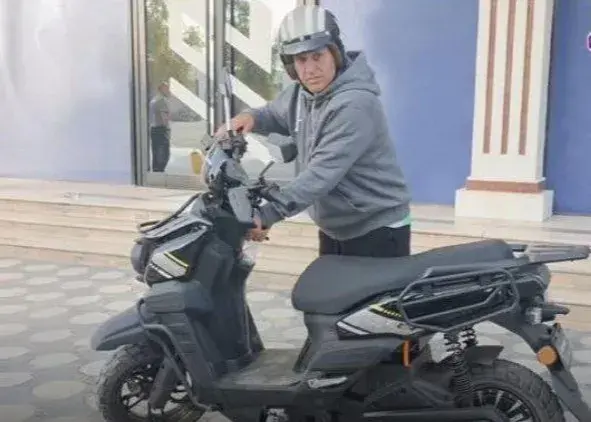 نیروی خیابانی در تعقیب نیروی هوایی!/ داش‌علی در بغداد: با موتوربرقی تا صدر