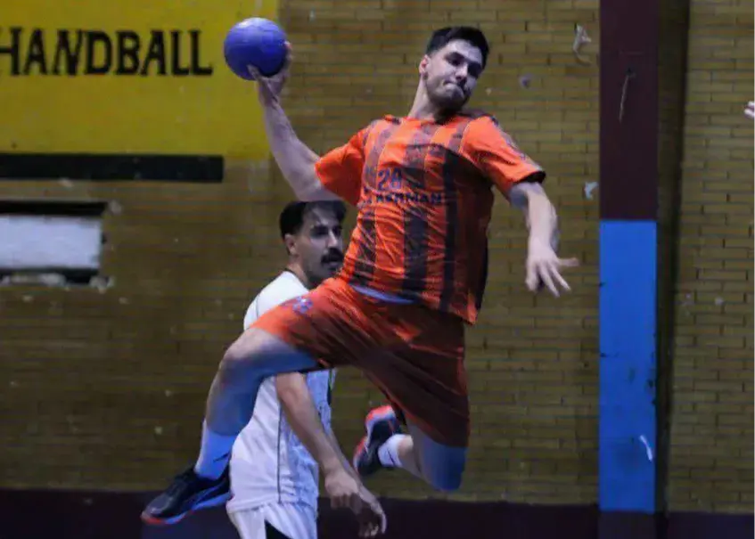 نیروی زمینی، برنده دوئل تیم های نظامی هندبال/ مس با توپ پر برگشت و به یک قدمی استقلال رسید