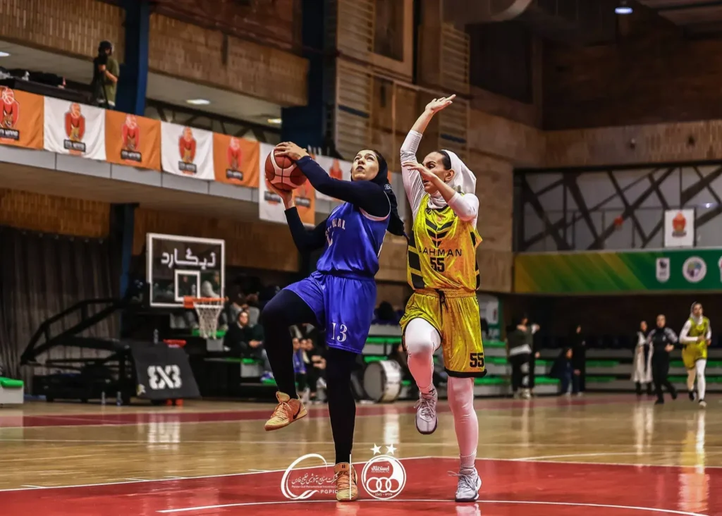 نیمه نهایی لیگ بسکتبال زنان:/ استقلال و سحر به دنبال صعود سریع به فینال!