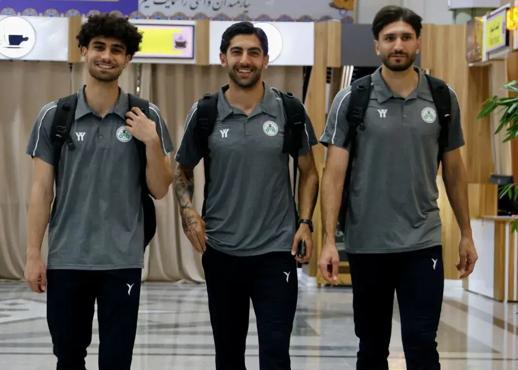 هدیه بزرگ پایین جدولی‌ها به جلال و ذوب آهن