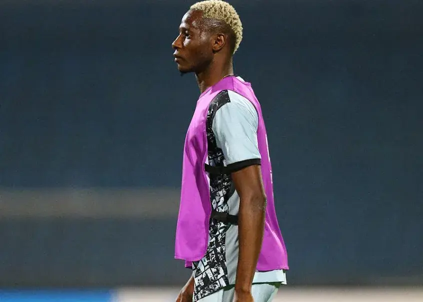 وینگر مالیایی قبل از بازی چمدانش را سلفون کرد/ جنپو برای بازگشت به ایران عجله دارد!(عکس)