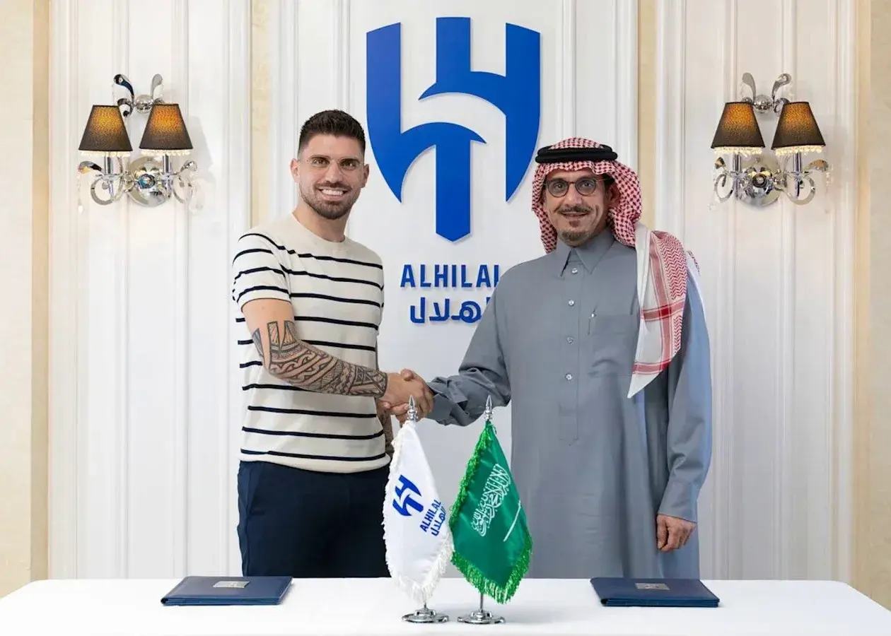 پایان شایعات بازگشت نوس به اروپا/ رسمی: ستاره پرتغالی الهلال تمدید کرد