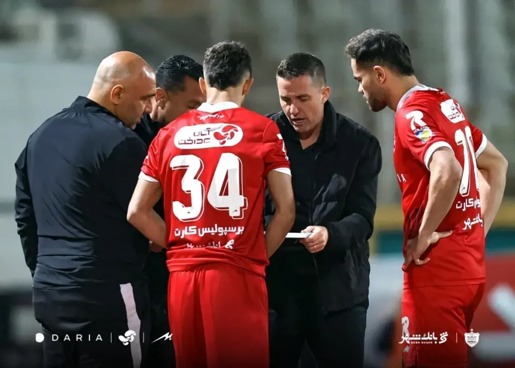 فعال‌سازی بند تمدید قرارداد با سرمربی برزیل با چه منطقی؟/ معادله چند مجهولی پرسپولیس و اوسمار