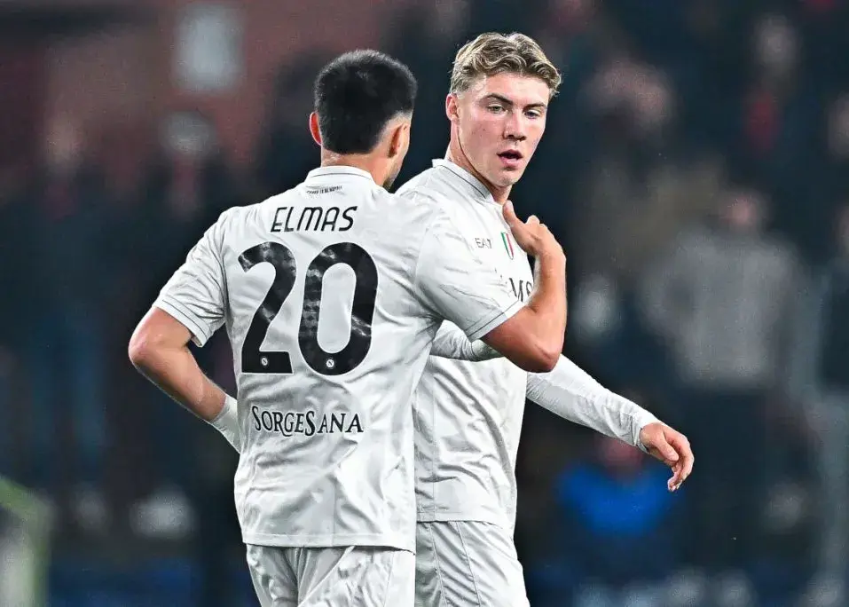 پیروزی با درخشش هویلوند/ جنوا 2-3 ناپولی | حماسه ناپلی‌های 10 نفره