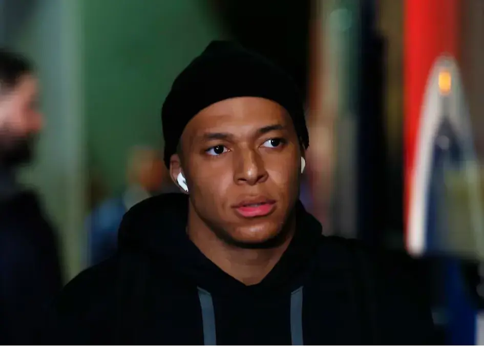 پی‌اس‌جی بالاخره به امباپه باج داد