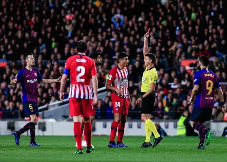 کاستا: من هرگز این داور حرامزاده را نمی‌بخشم!