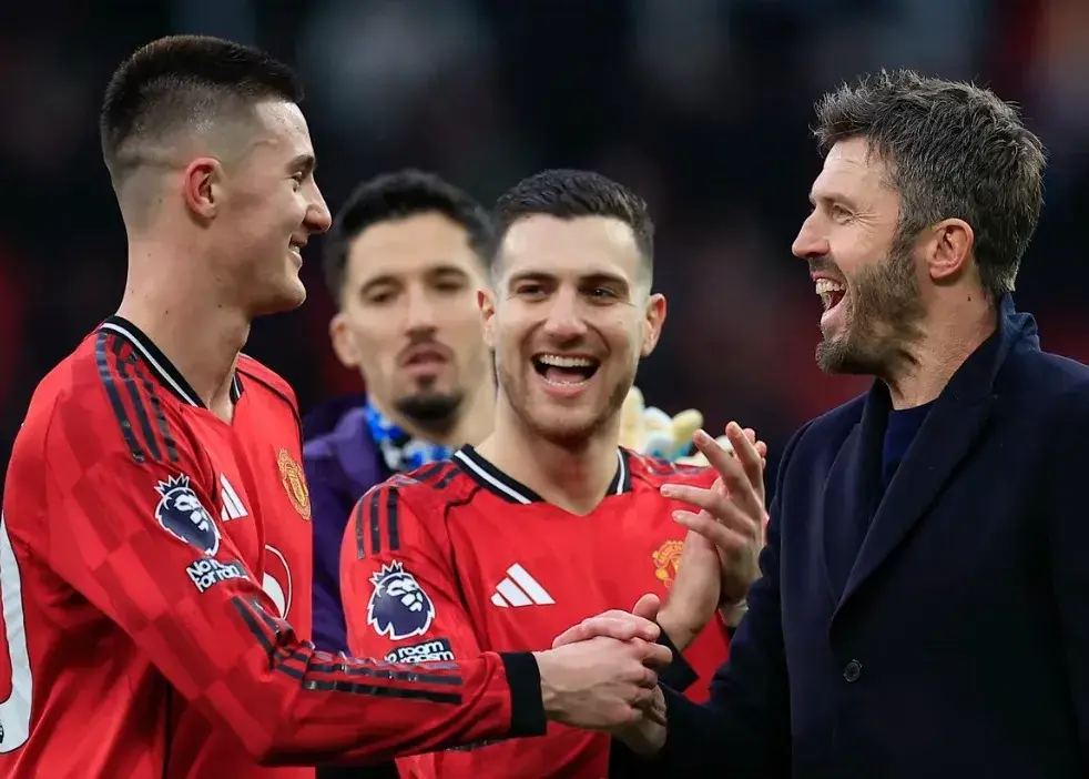 کریک از ستاره سابق یونایتد کمک خواست