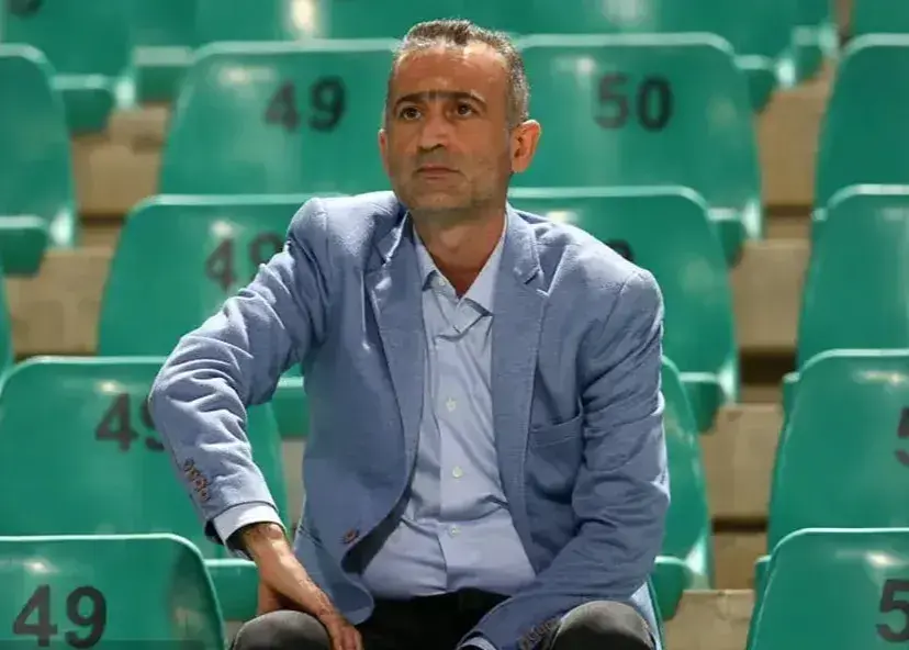 کمالوند رفت عنایتی آمد؛/ کودتا در قائم شهر: فسخ و عقد شبانه‌ی مربیان