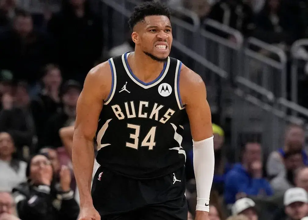 یانس با فریادی به سبک گرگ ‌وال استریت:/ پایان شایعات جدایی غول یونانی در میلواکی!