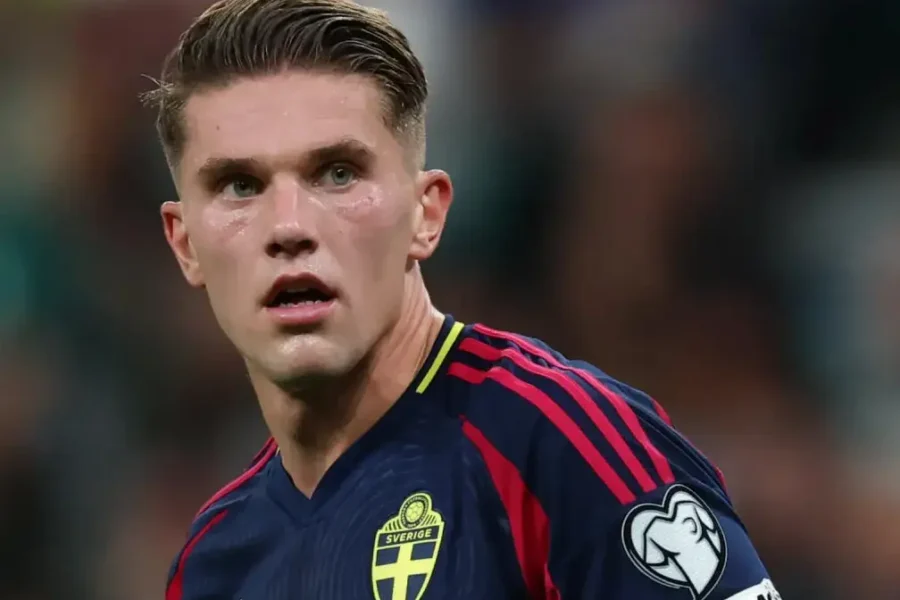 بازگشت رومانتیک: ستاره آرسنال با نامزدش آشتی کرد