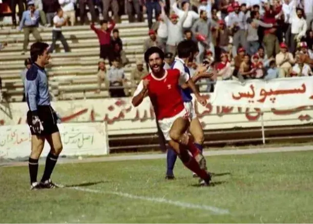 تاکسی، مسابقات کارگری و خاطرات فراموش‌نشدنی/ هشت سال جنگ و بهترین فوتبالیست‌های ایران