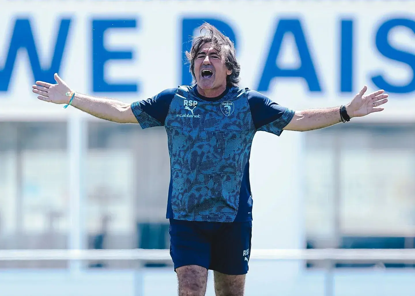 ساپینتو: اهداف مهمی در لیگ قبرس داریم/ فریادهای عجیب ساپینتو در تیم جدید(عکس)