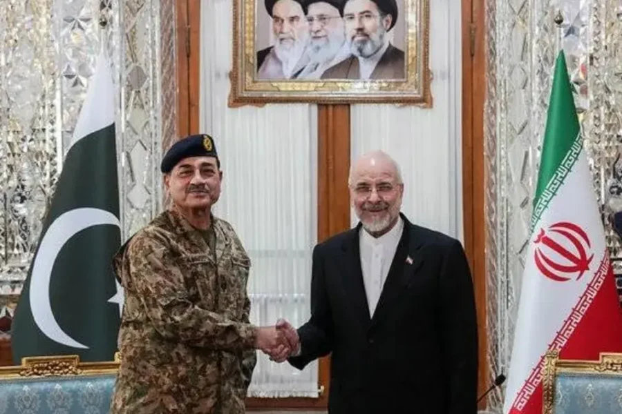 قالیباف در دیدار با فرمانده ارتش پاکستان:/ بدعهدی طرف مقابل مانع برقراری صلح و امنیت است