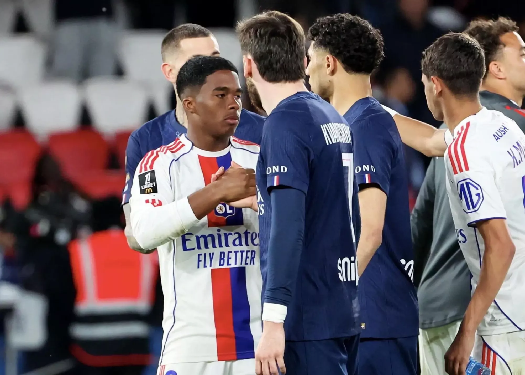 دلیل درگیری اشرف حکیمی و اندریک